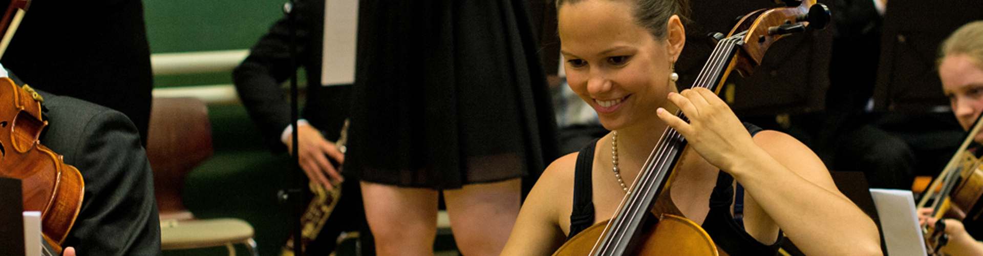 00 Vereine Comm Header Uni Bay 8630 1100X440